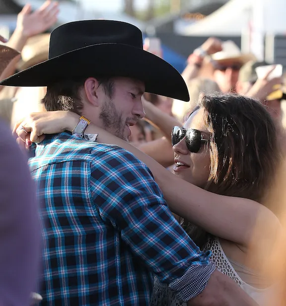 ashton kutcher mila kunis