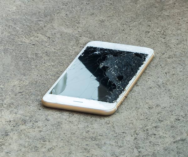 cracked iphone screen