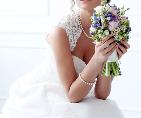 Go To The Bathroom Alone never do wearing wedding dress