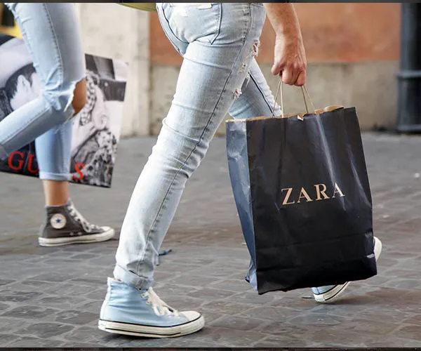 women zara shoppers
