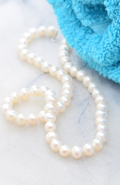 pearl necklace