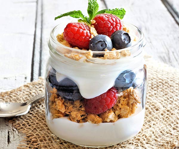 4 Low Carb Breakfast Foods Nutritionists Swear By To Get a Flat Stomach