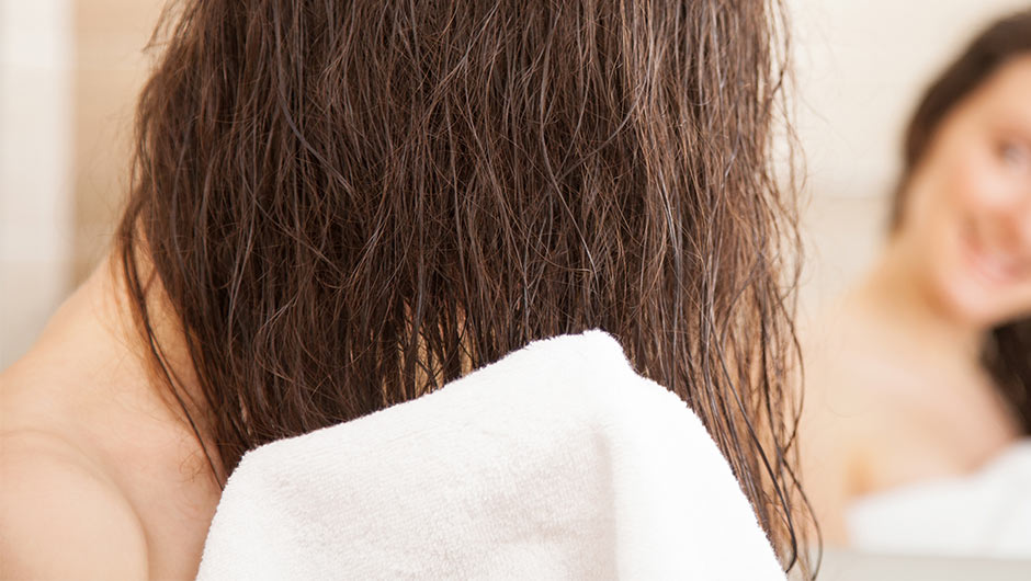 Here's Why You Should Never Go To Bed With Wet Hair - SHEfinds
