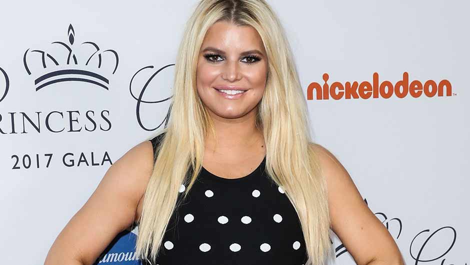 Jessica Simpson Is Getting Mom-Shamed For Her Latest Family Photo ...