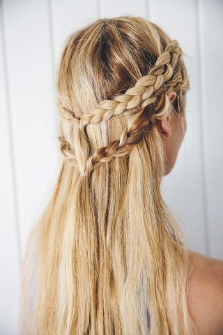 Update Your Winter Look With One Of These Pretty Braided Hairstyle ...