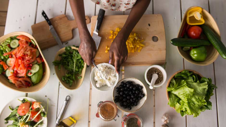 4 Essential Oils You Should Try To Get Rid Of Belly Fat, According To