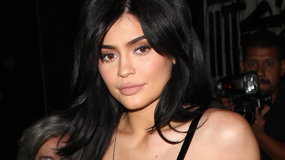 What Is Kylie Jenner Wearing? Shes Practically Naked!