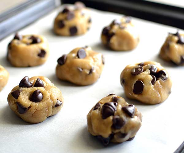 never eat raw cookie dough