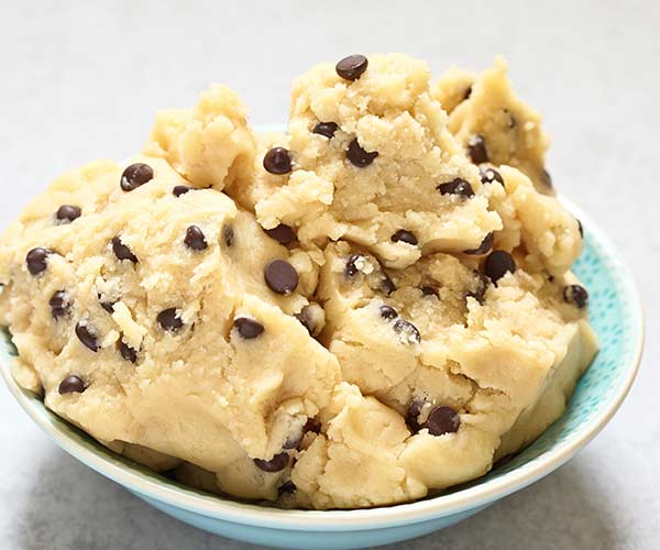 never eat raw cookie dough