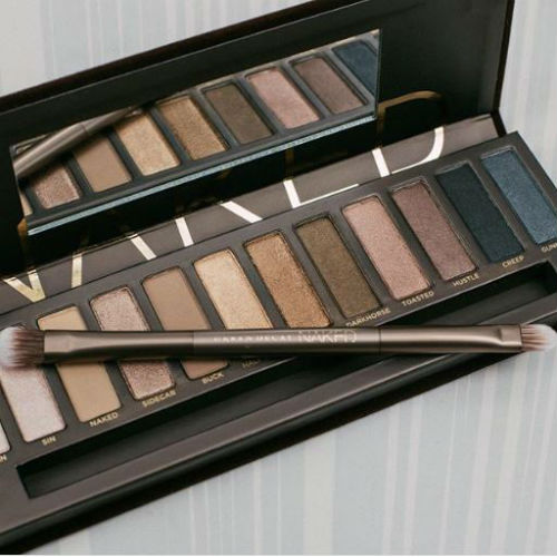The Urban Decay Naked Palette Is Still A Beauty Bestseller 
