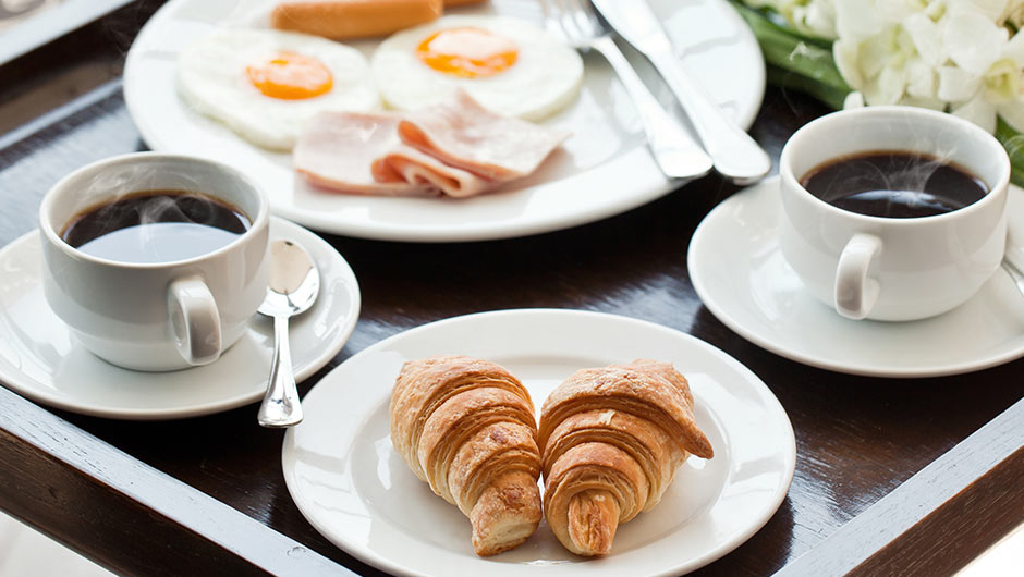 4 Foods That Everyone Should Stop Eating For Breakfast, According To