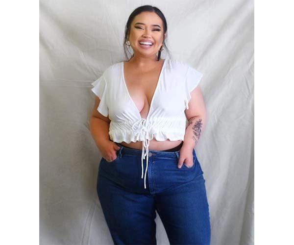 curvy instagram model