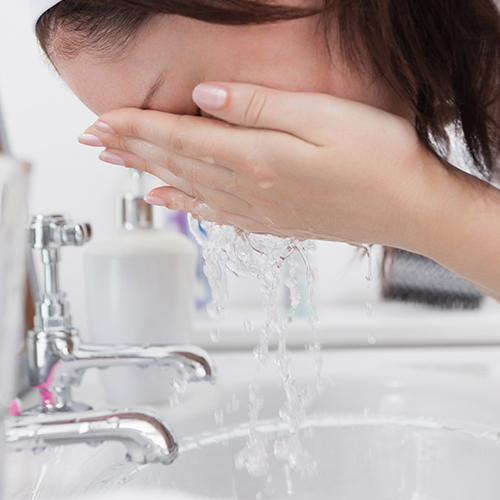 5 Cleansers You Should Use If You’re Prone To Breakouts, According To To Dermatologists SHEfinds