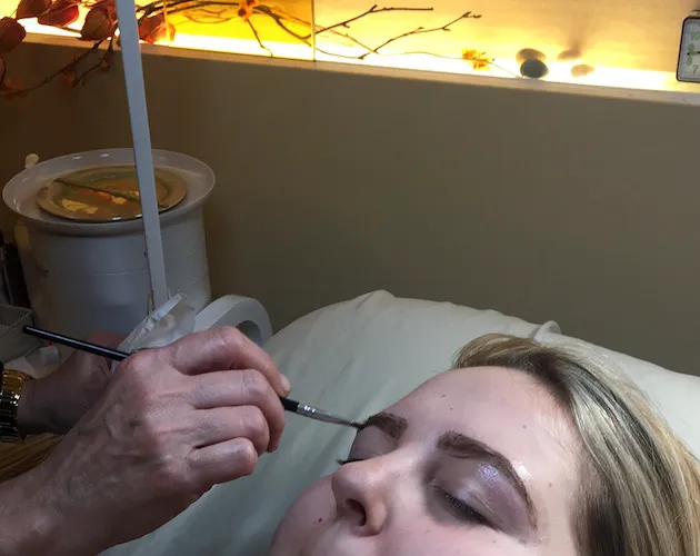 brow tint