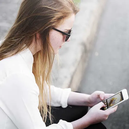 woman iphone