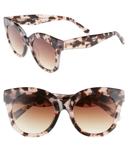 Gillian 52mm sunglasses perfect for sunny days