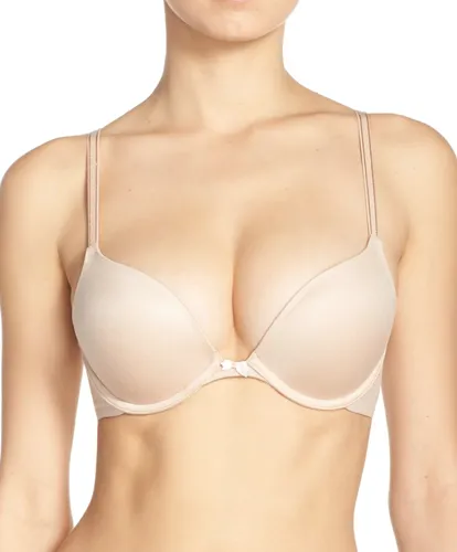 Convertible underwire push-up bra for versatile style and support.