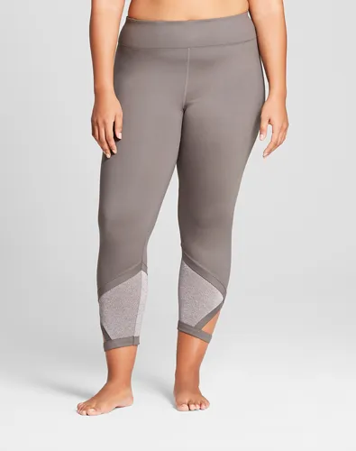 Plus comfort shine pieced mid-rise leggings for a shiny finish.