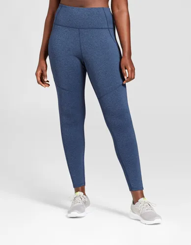 Plus-size mini striped mid-rise leggings for fashionable comfort.