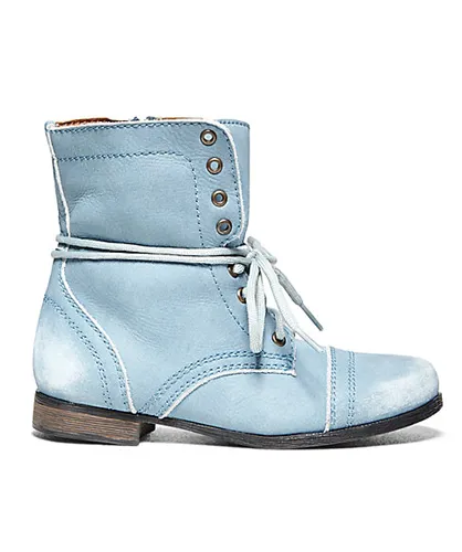 JTroopa boots combining comfort with contemporary style