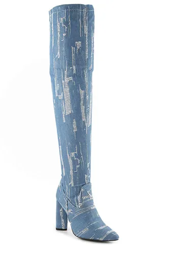 Miss 46 over-the-knee boots in chic design