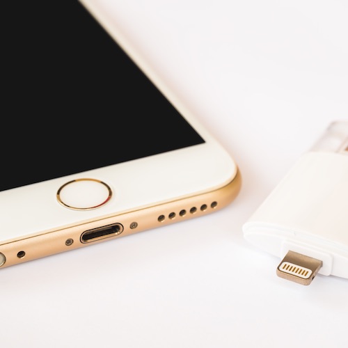 "USB connection with iPhone"