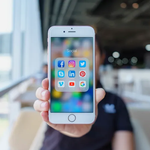Chart of most downloaded apps with colorful icons