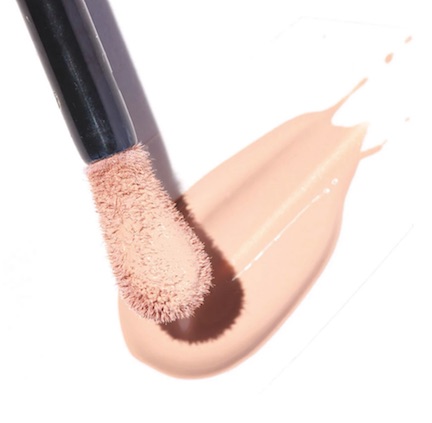 revlon photoready candid concealer brush close up