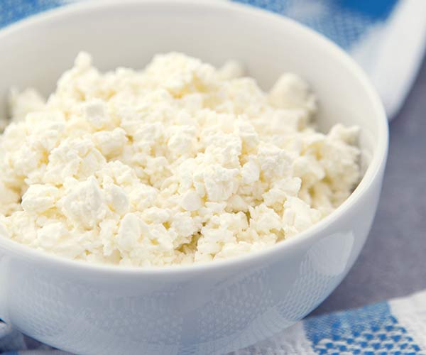 The One Food You Shouldn’t Be Eating Before Bed Because It Makes You