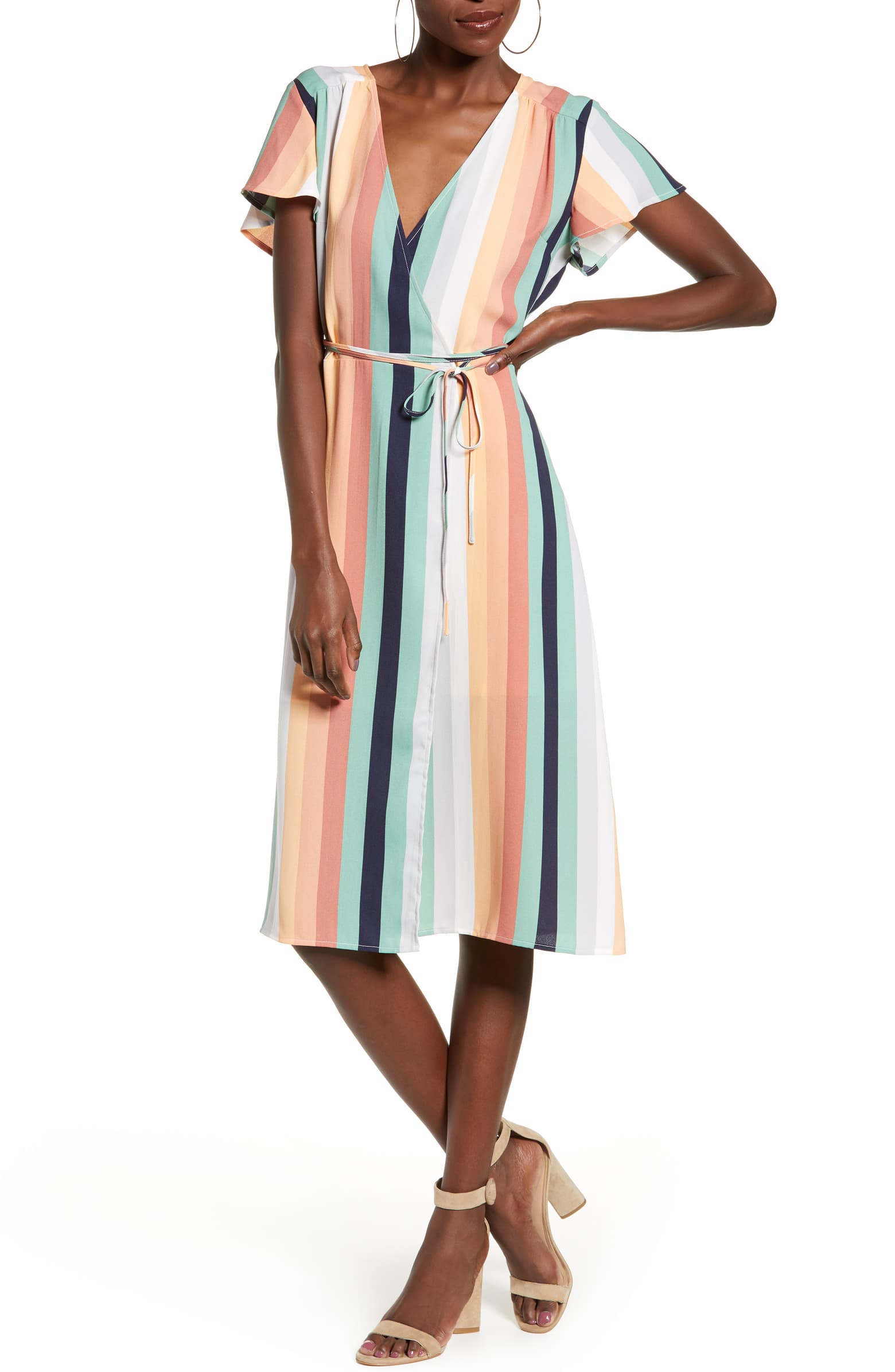 This Wrap Dress Is So Flattering On Every Body Type–Get Yours While It ...