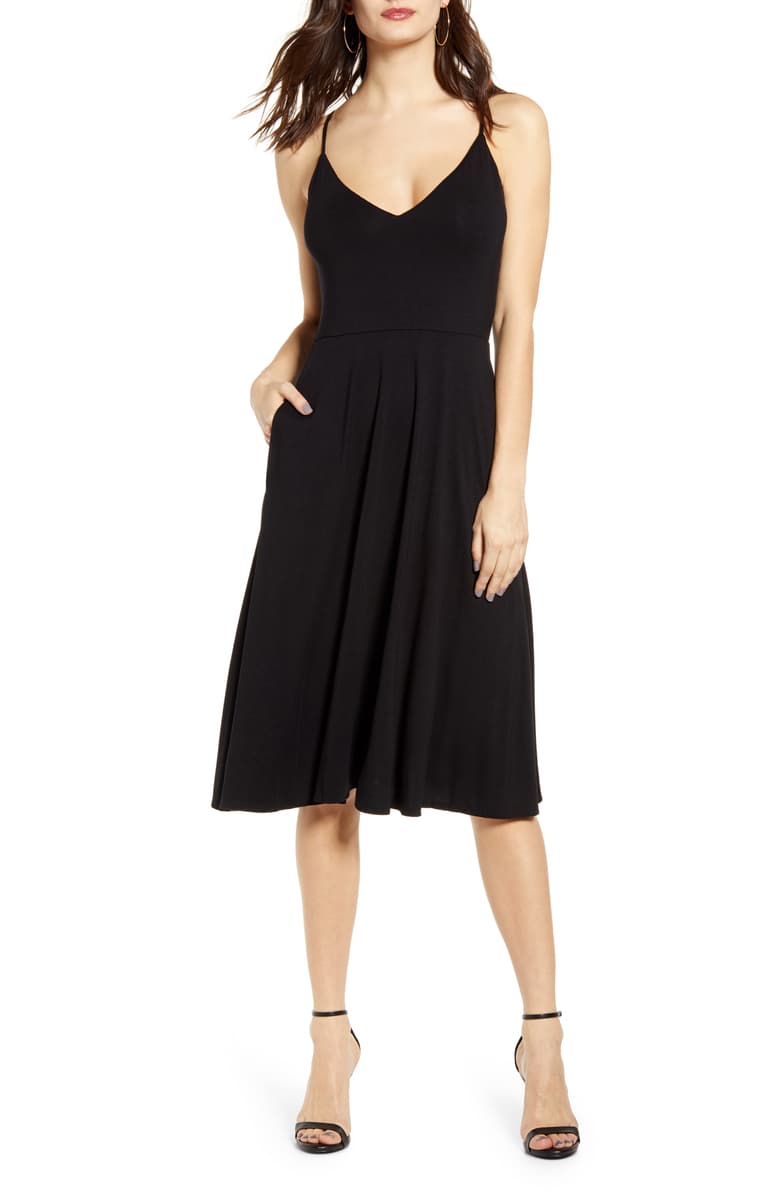 This Slimming Black Dress Is Definitely A Fall Must-Have - SHEfinds