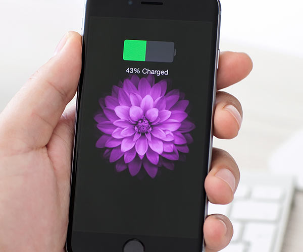 This Is The Worst Mistake You Can Make When You’re Using A Portable Charger With Your iPhone