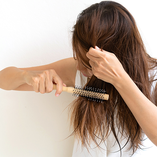 <h3>How The Monat Rejuvenique Oil Intensive Works</h3> monat best hair oil for thinning or damaged hair