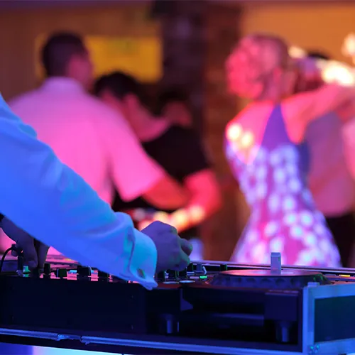 DJ