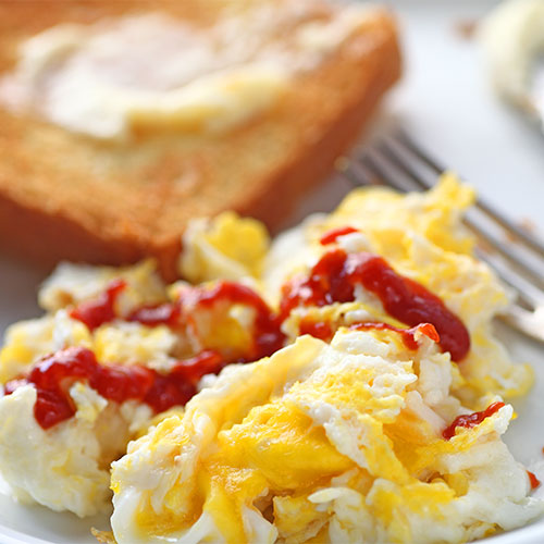 eggs with hot sauce
