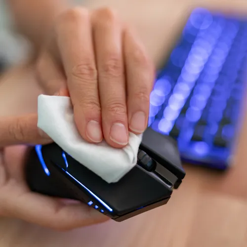 cleaning keyboard