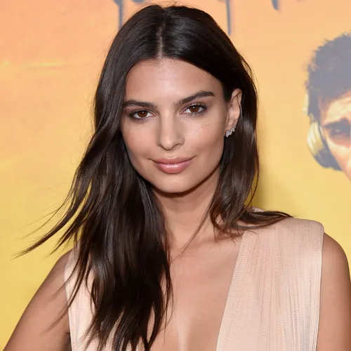 Emily Ratajkowski