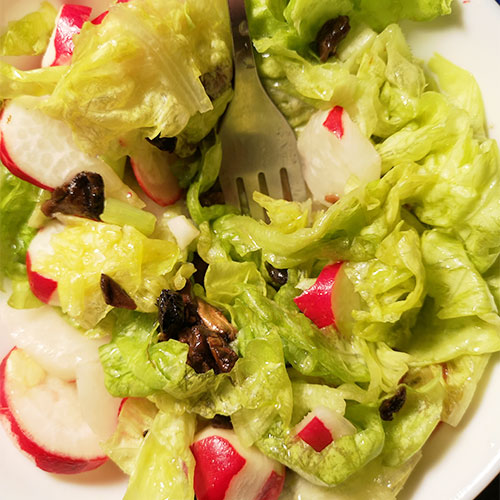 The One Salad Dressing You Should Add To EVERYTHING For A Flat Stomach