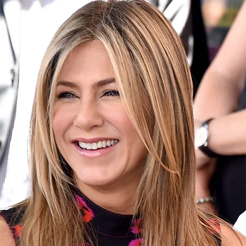 "Jennifer Aniston looking unrecognizable in a recent photo"