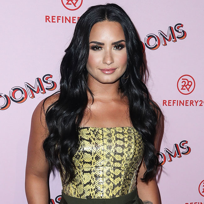 Demi Lovato Just Shaved All Her Hair Off See Her Shocking New Look Shefinds