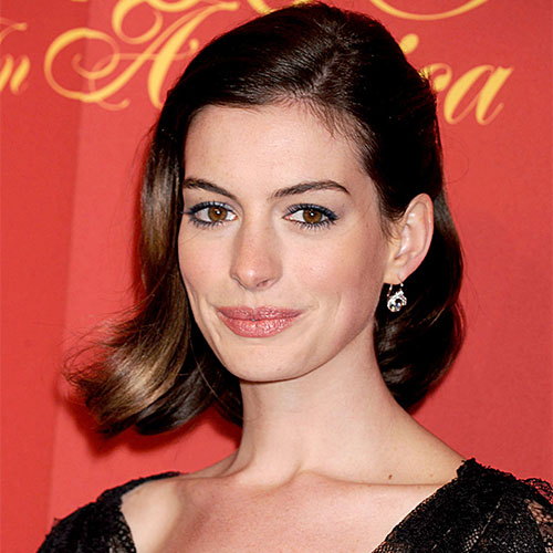 ann hathaway layered bob best haircut thinning hair celebirty stylist