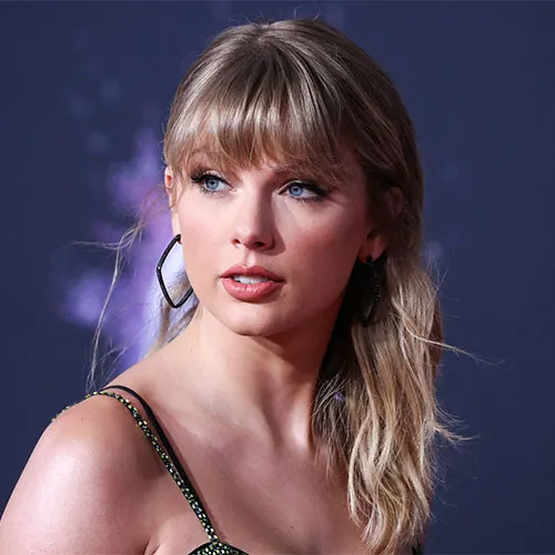Taylor Swift performing live on stage