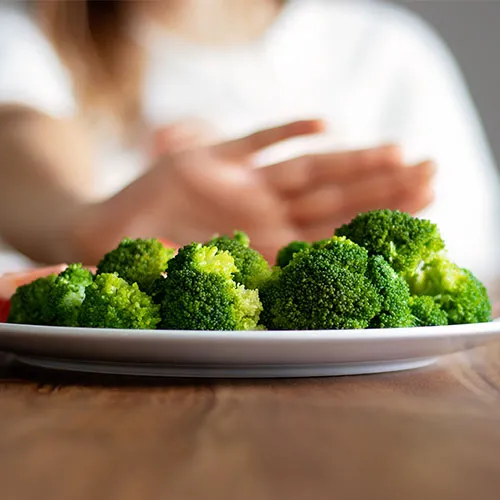 <h3>3. You’re Not Eating Enough Vegetables</h3> worst diet mistakes cause wrinkles