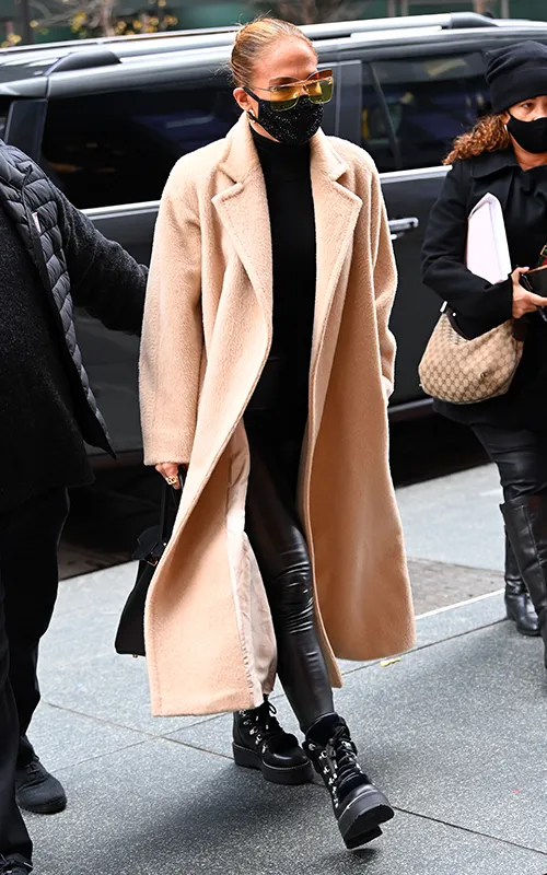 Jennifer Lopez showcasing stylish leggings for a chic look.