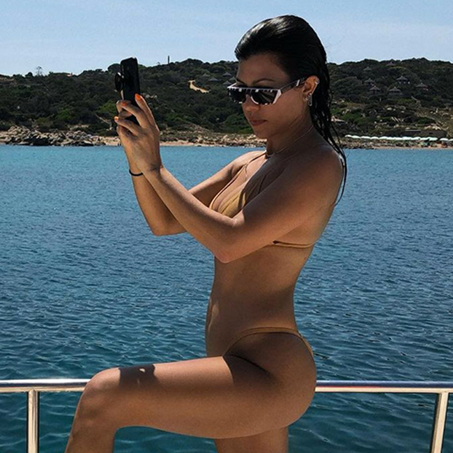Kardashian naked kourtney ass Kourtney Kardashian