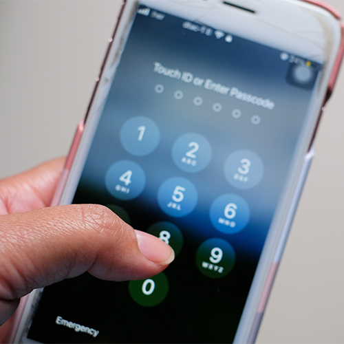 3 Scary Signs Your iPhone Has Been Hacked, According To A Security