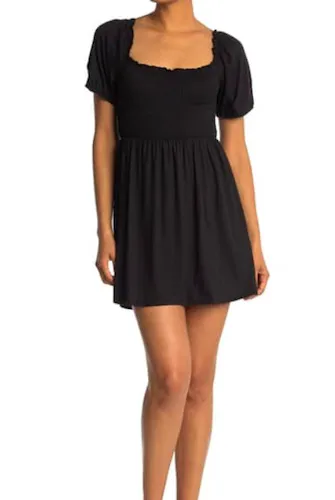 Elegant velvet mini dress with puff sleeves and smocked design