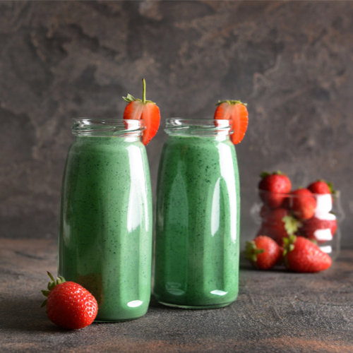 spirulina strawberry smoothie