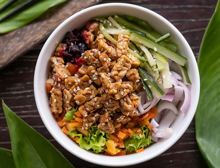 Tempeh veggie bowl.