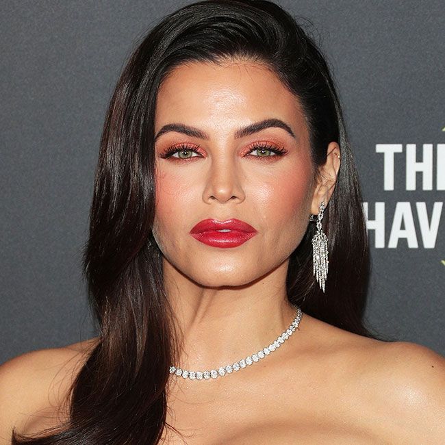 You Are Going To Lose It When You See Jenna Dewan’s Plunging Black